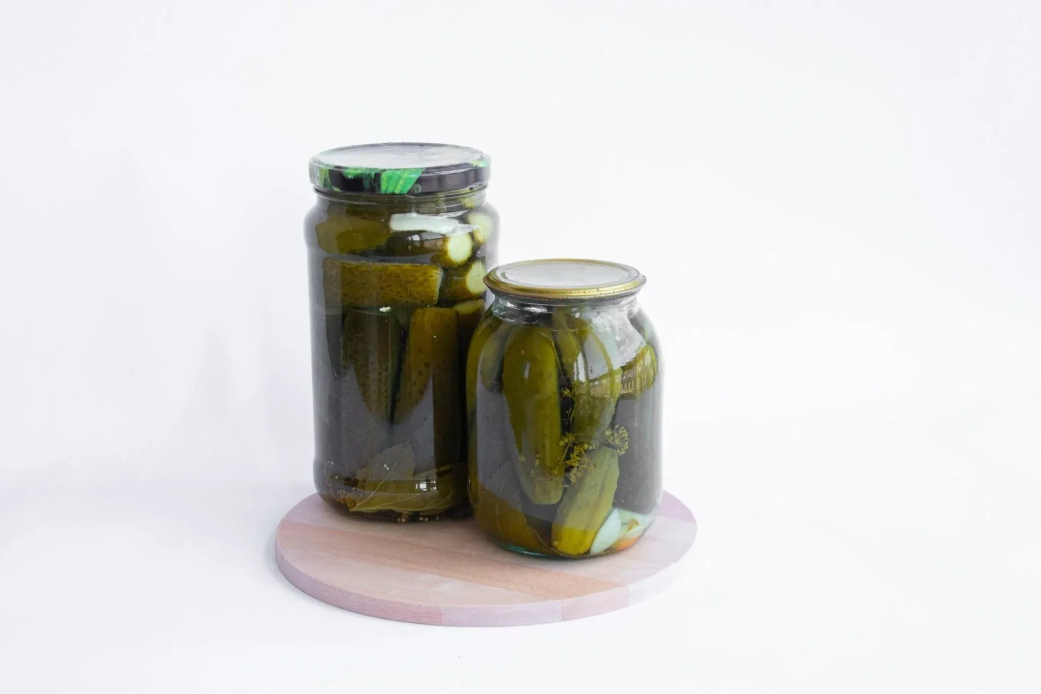 can-dogs-eat-pickles-dangers-and-alternative-treats-381332