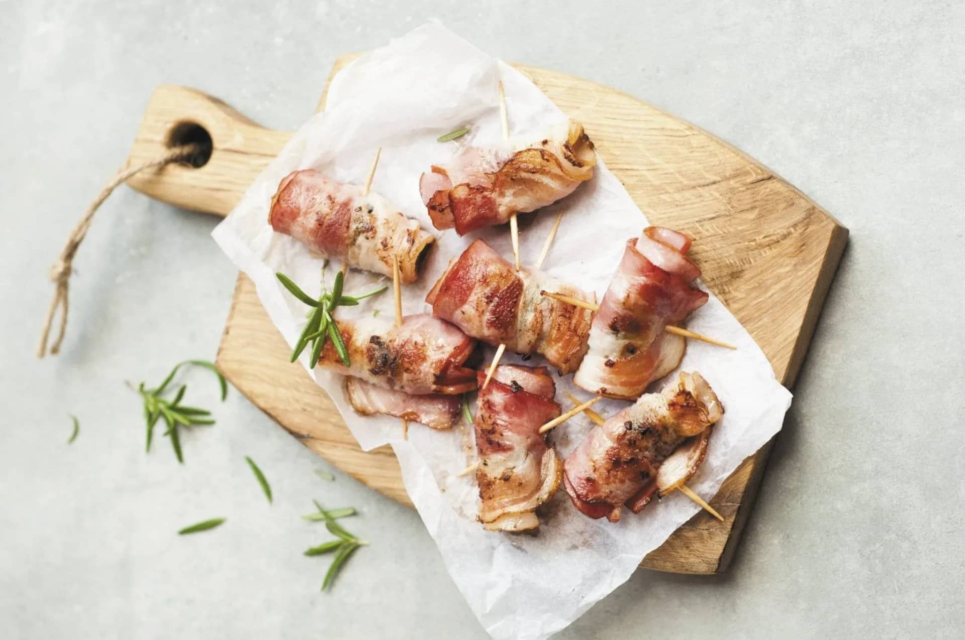 can-dogs-eat-pork-keep-it-lean-and-in-moderation-360881